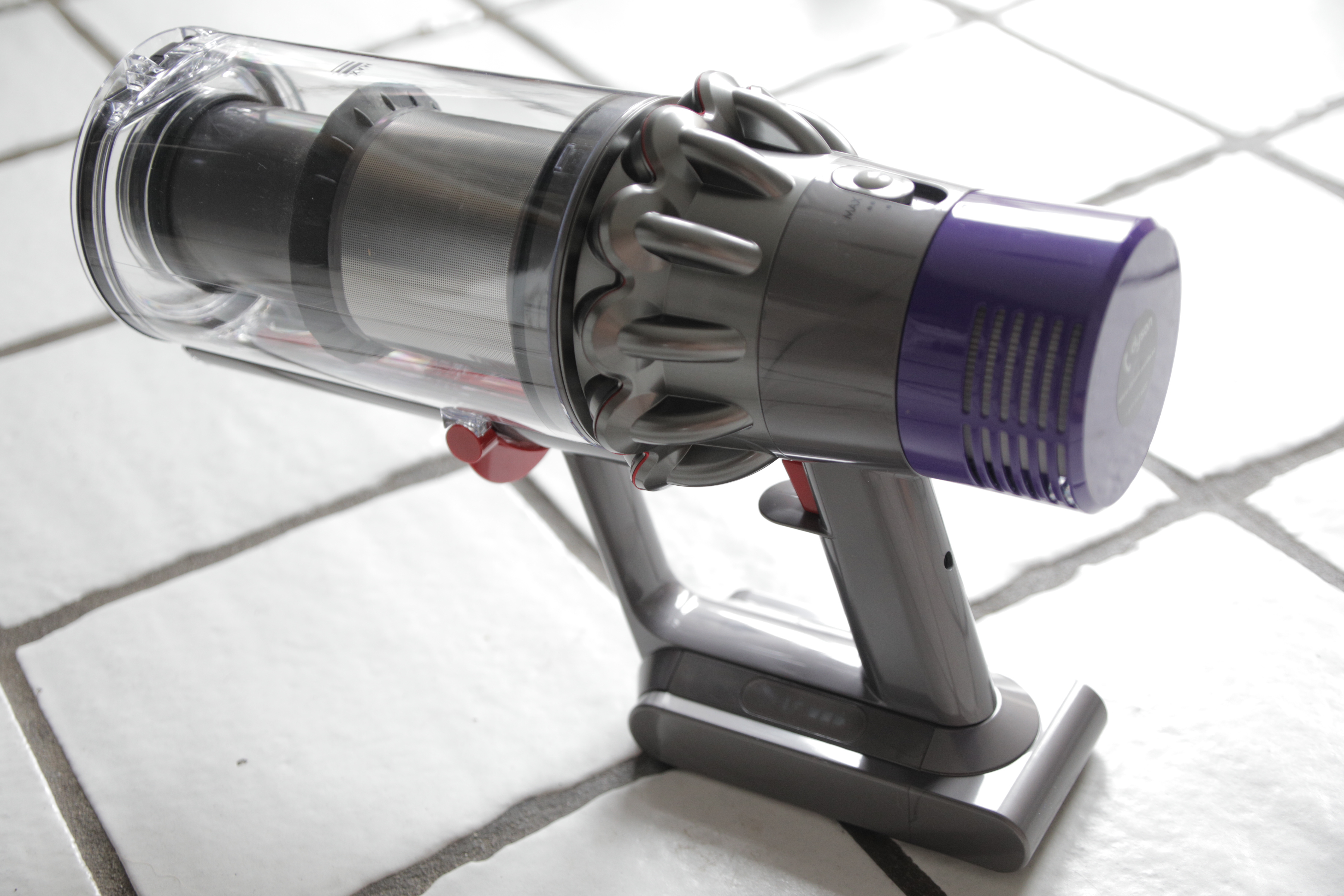 Dyson’s Cyclone V10 cordless vacuum spells the end for corded cleaning – Marketing Muses